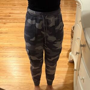 PINK Victoria's Secret Gray Camo Joggers